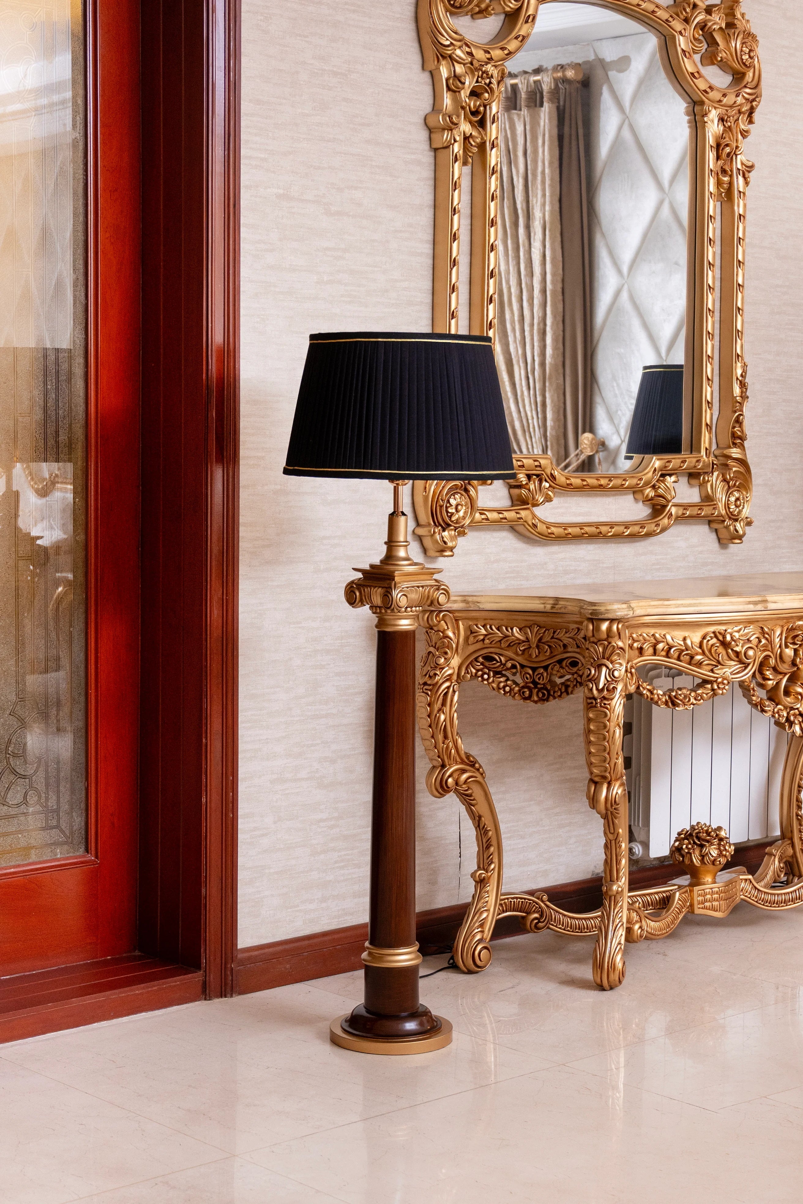 The Noir Spire | Classic Resin Floor Lamp Decorahaus Floor Lamp Decorahaus