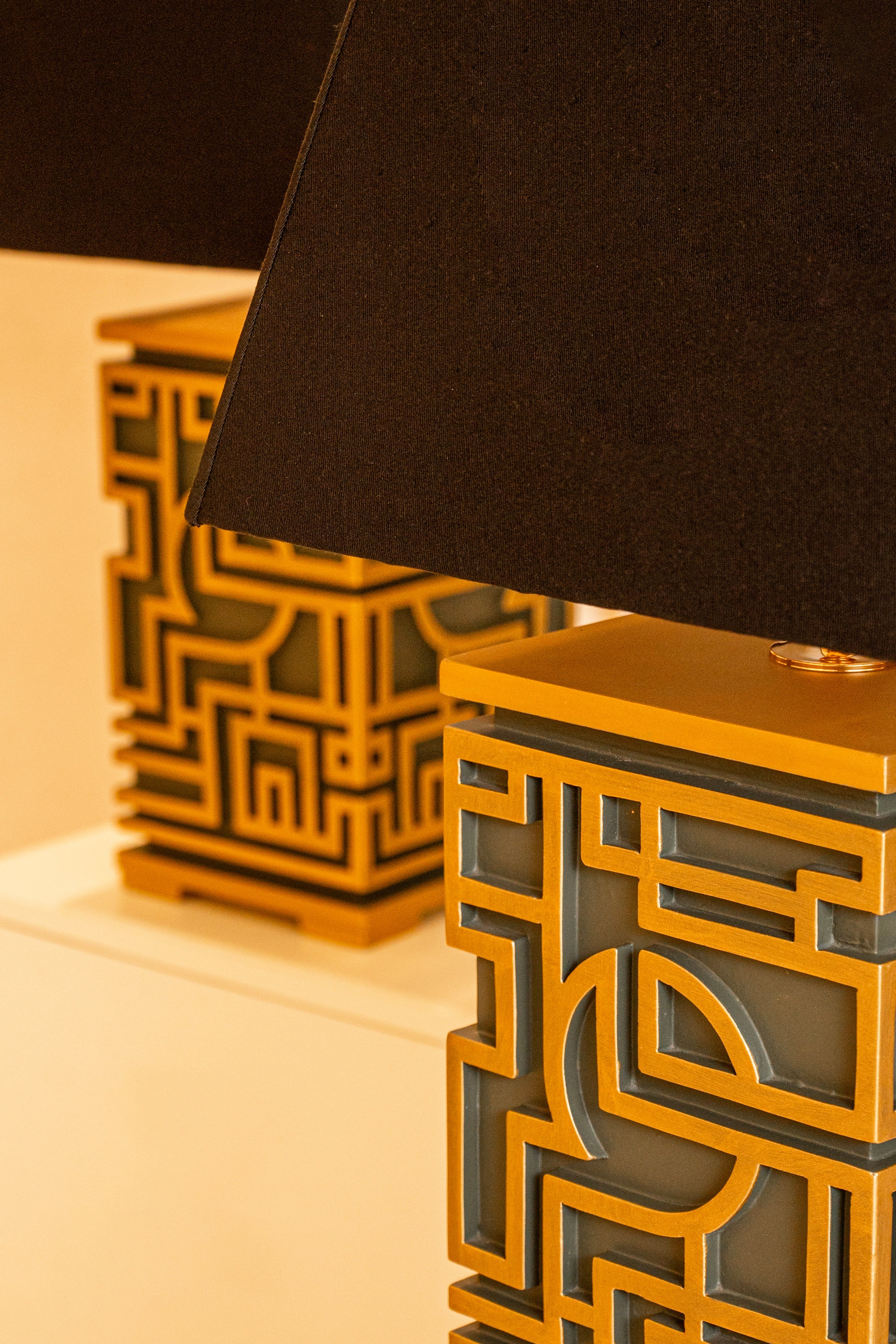 Empire Glow Trendy Geometric Resin Table Lamp