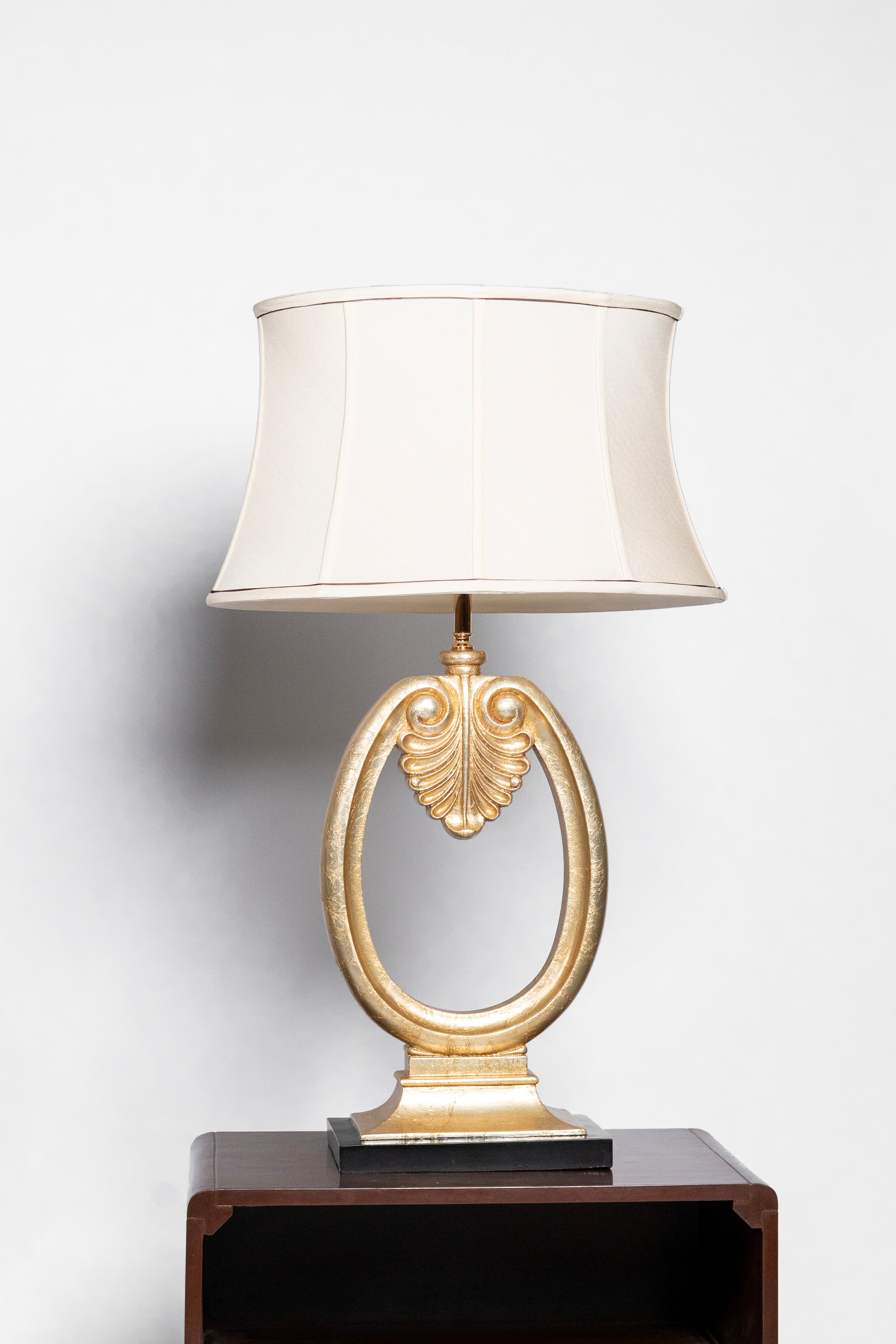 Eterna Oval Traditional Table Lamp