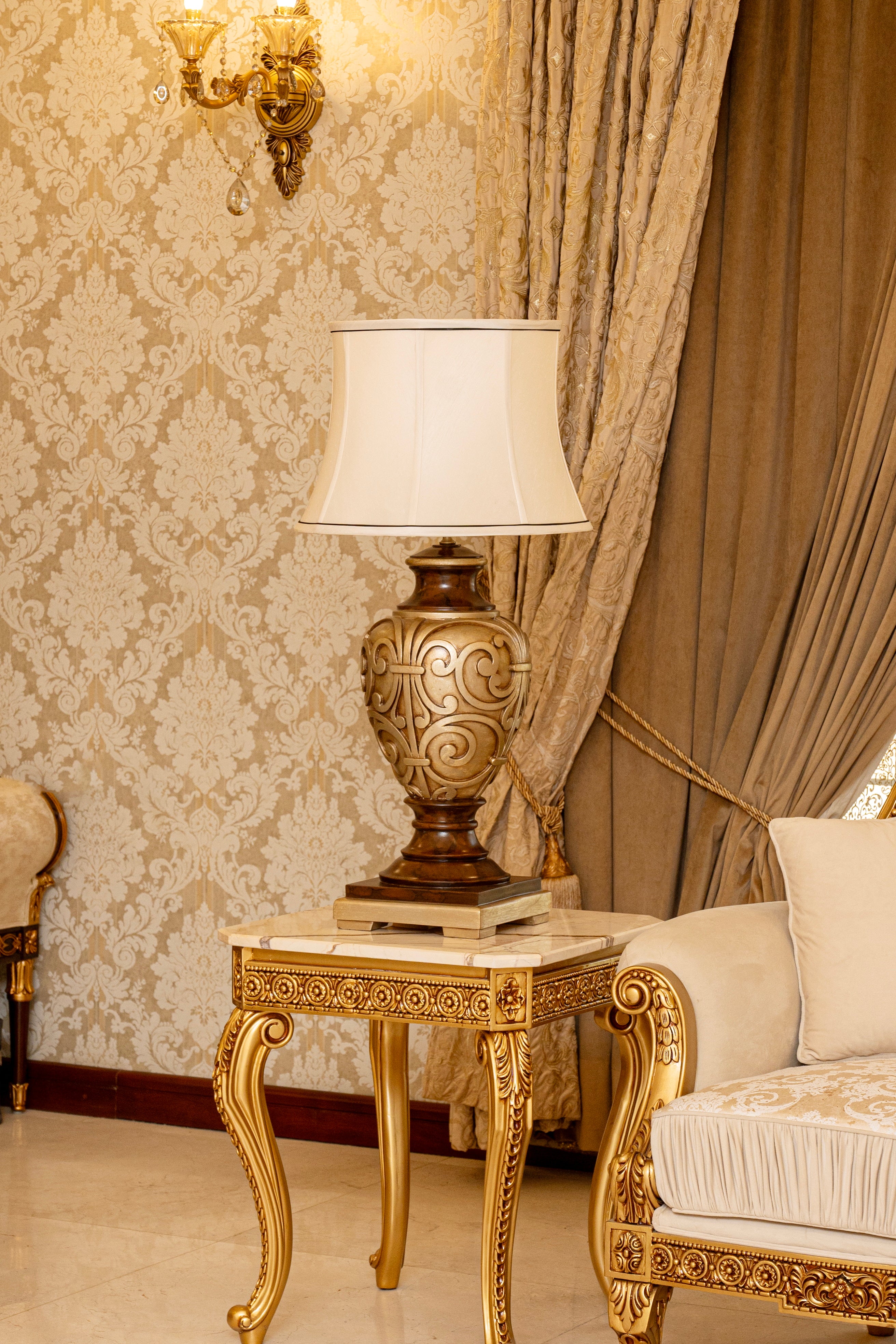 Antique Urn Traditional Table Lamp