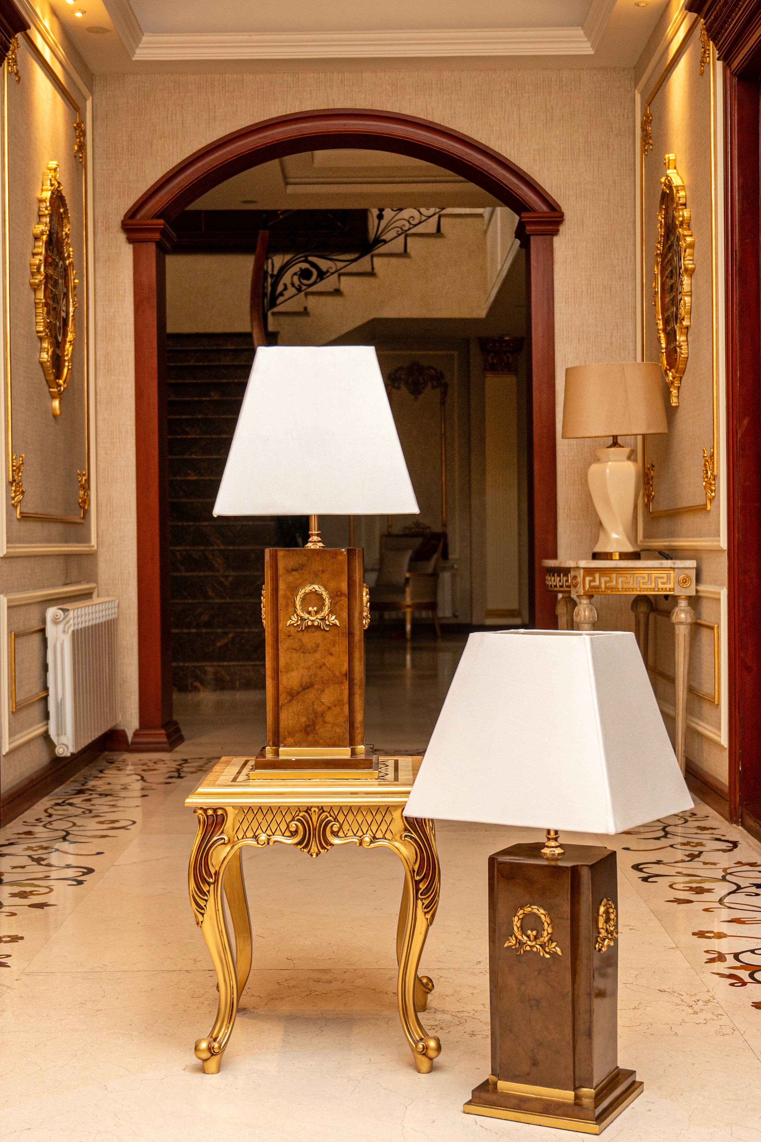 Heritage Glow Traditional Table Lamp - Burl Wood & Gold