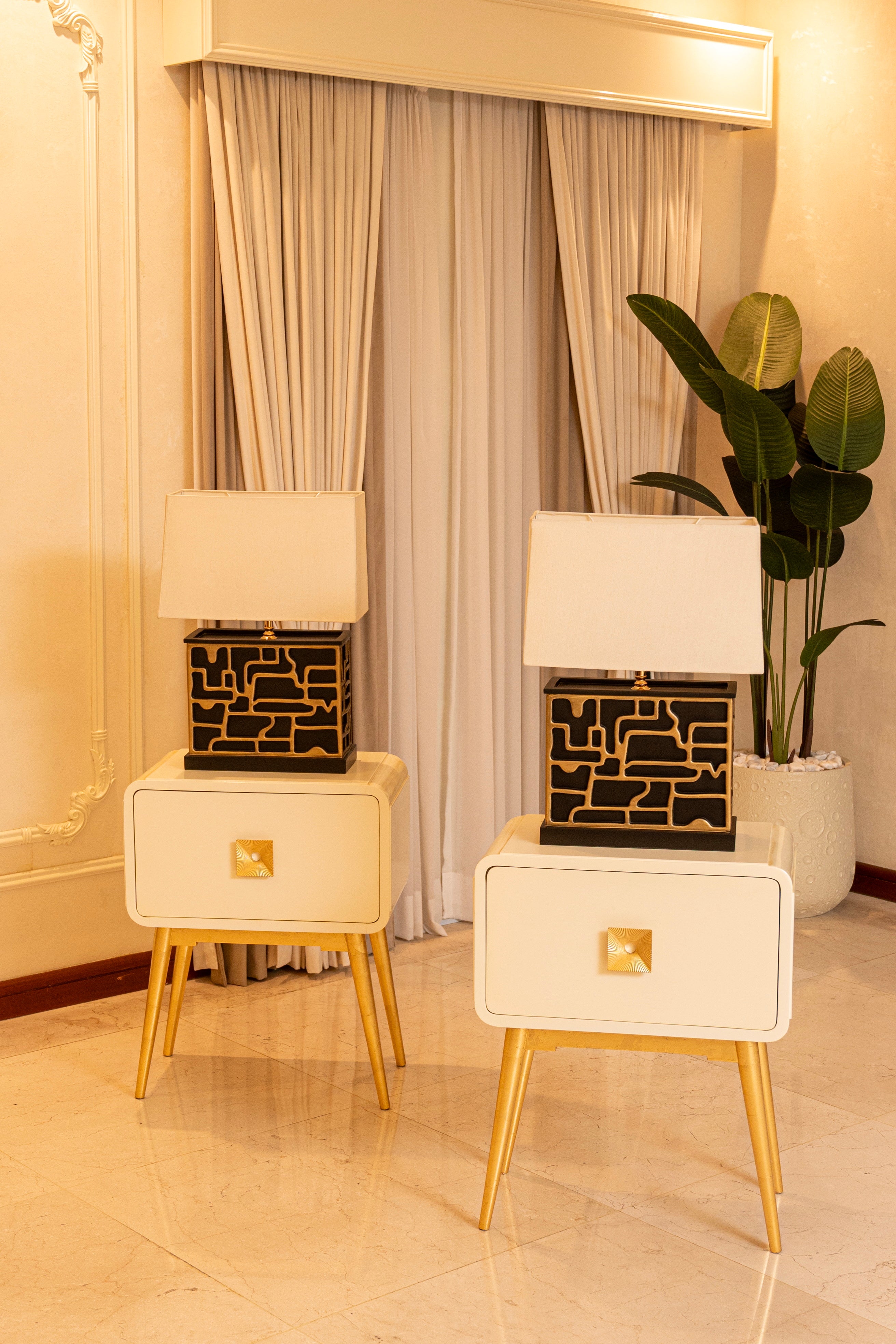 Architect's Glow Trendy Resin Table Lamp