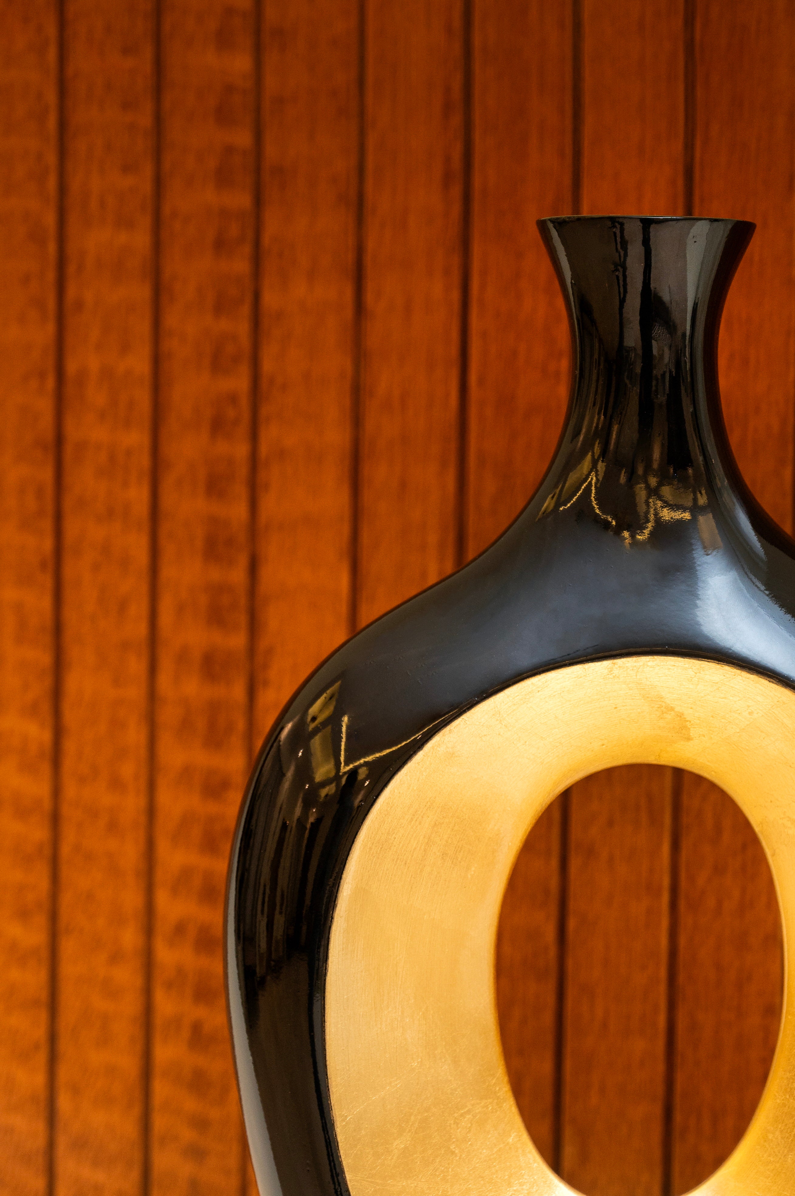 Solar Eye Modern Black & Gold Decorative Vase | Resin Art Decor